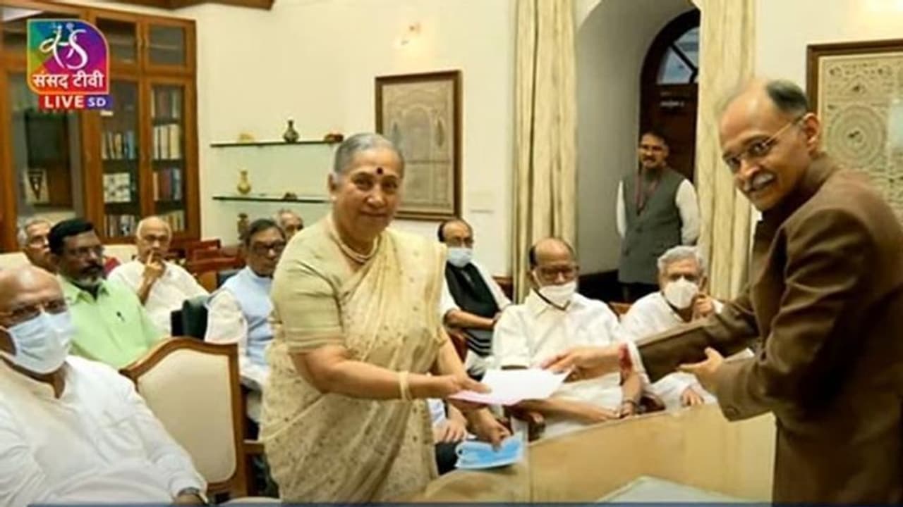  उपराष्ट्रपति पद के लिए मार्गरेट अल्वा ने भरा नामांकन, बोलीं टफ इलेक्शन है,साथ में पढ़िए मानसून सत्र की अपडेट