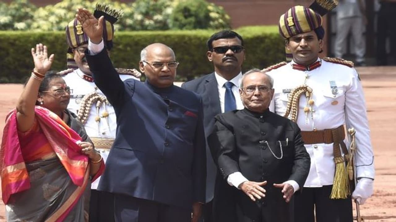 रिटायर होने के बाद 'राजपथ' नहीं 'जनपथ' के इस बंगले में रहेंगे महामहिम, कब तक और कौन सी मिलेंगी सुविधाएं रिटायर होने के बाद 'राजपथ' नहीं 'जनपथ' के इस बंगले में रहेंगे महामहिम, कब तक और कौन सी मिलेंगी सुविधाएं