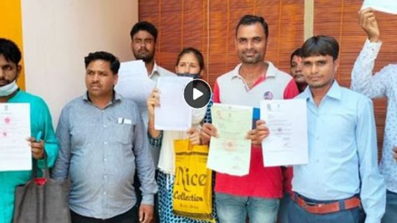 रेलवे में नौकरी दिलाने के नाम पर ठगी, पीड़ित युवाओं ने सुनाया 20 करोड़ की ठगी का पूरा सच रेलवे में नौकरी दिलाने के नाम पर ठगी, पीड़ित युवाओं ने सुनाया 20 करोड़ की ठगी का पूरा सच