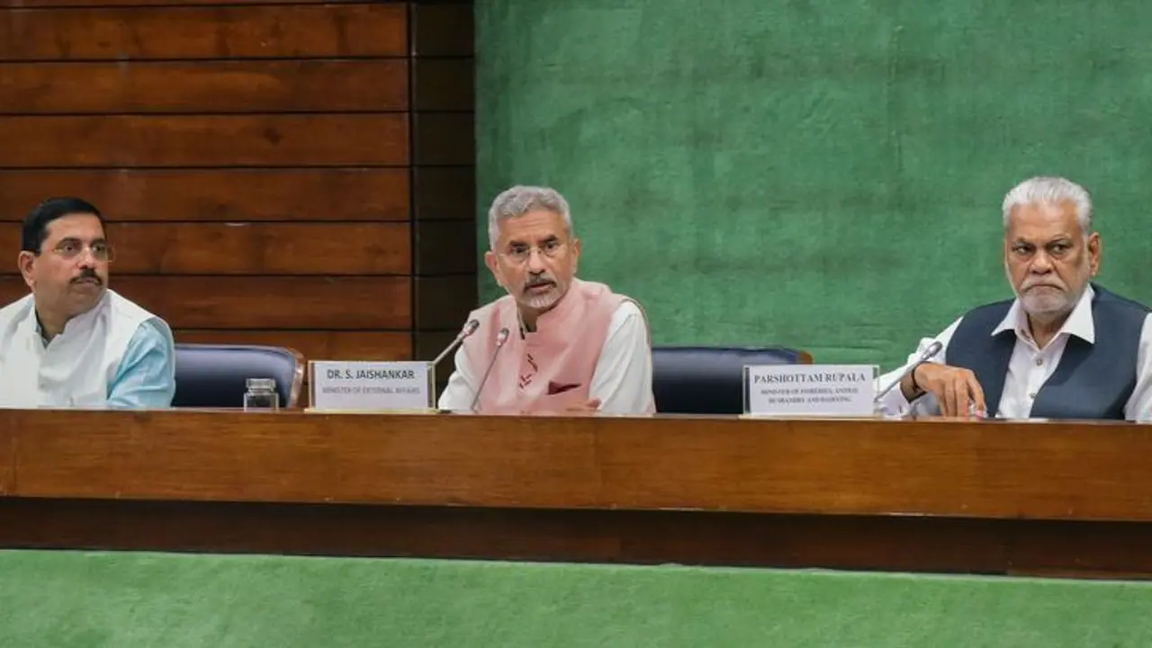 India China Ties: "అక్కడ శాంతికి విఘాతం కలిగిస్తే.. ద్వైపాక్షిక సంబంధాలపై ప్రభావం" India China Ties: "అక్కడ శాంతికి విఘాతం కలిగిస్తే.. ద్వైపాక్షిక సంబంధాలపై ప్రభావం"