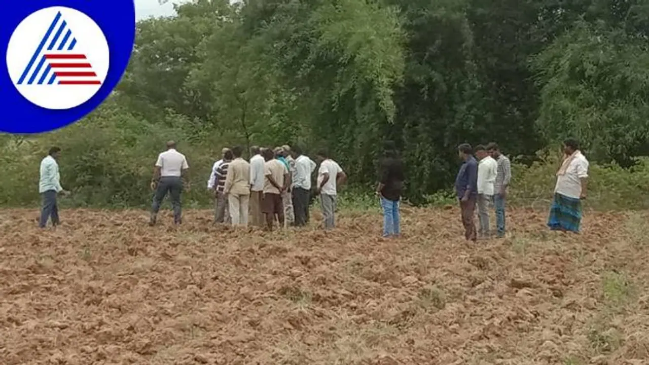 ಚಿಕ್ಕಬಳ್ಳಾಪುರ: ಚಿರತೆ ಕಾಟದಿಂದ ಬೇಸತ್ತ ರೈತರು, ಆತಂಕದಲ್ಲಿ ಜನತೆ ಚಿಕ್ಕಬಳ್ಳಾಪುರ: ಚಿರತೆ ಕಾಟದಿಂದ ಬೇಸತ್ತ ರೈತರು, ಆತಂಕದಲ್ಲಿ ಜನತೆ