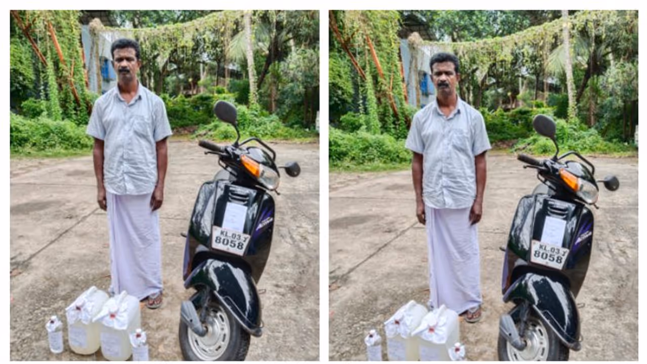 20 ലിറ്റർ ചാരായം സ്കൂട്ടറിൽ കടത്താൻ ശ്രമിക്കവെ പിടിയില് 20 ലിറ്റർ ചാരായം സ്കൂട്ടറിൽ കടത്താൻ ശ്രമിക്കവെ പിടിയില്