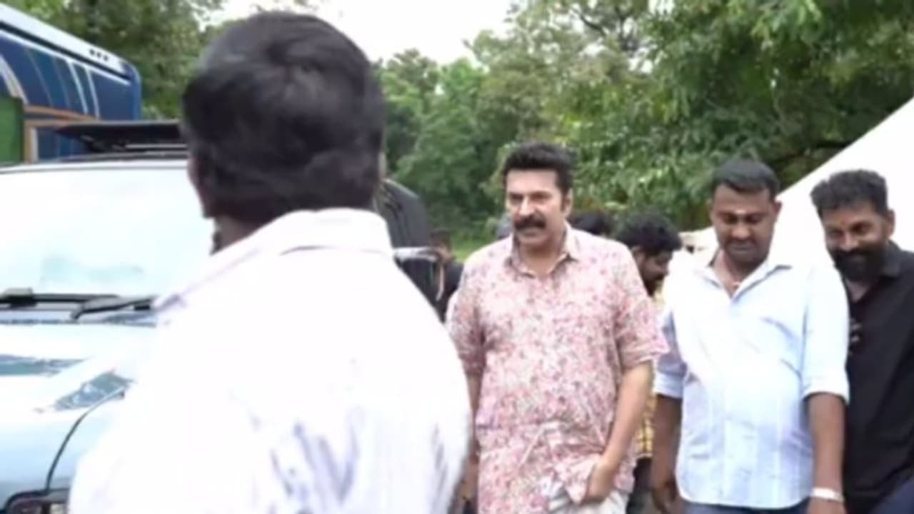 ഇനി പൊലീസ് വേഷത്തില്, ബി ഉണ്ണികൃഷ്ണന്റെ സിനിമയില് ജോയിൻ ചെയ്ത് മമ്മൂട്ടി വീഡിയോ ഇനി പൊലീസ് വേഷത്തില്, ബി ഉണ്ണികൃഷ്ണന്റെ സിനിമയില് ജോയിൻ ചെയ്ത് മമ്മൂട്ടി വീഡിയോ