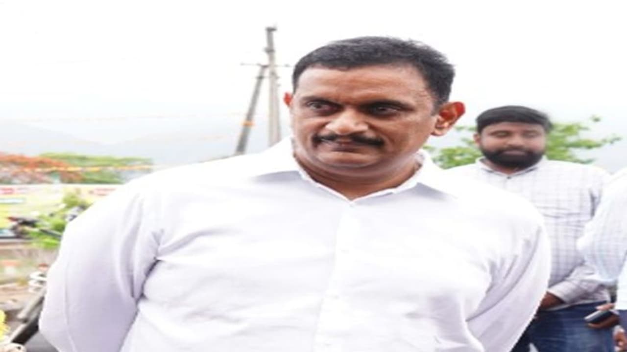 కేశినేని బ్రదర్స్ పొలిటికల్ ఫైట్ ... అన్న నాని కామెంట్స్ పై చిన్ని రియాక్షన్ ఇదే.. 