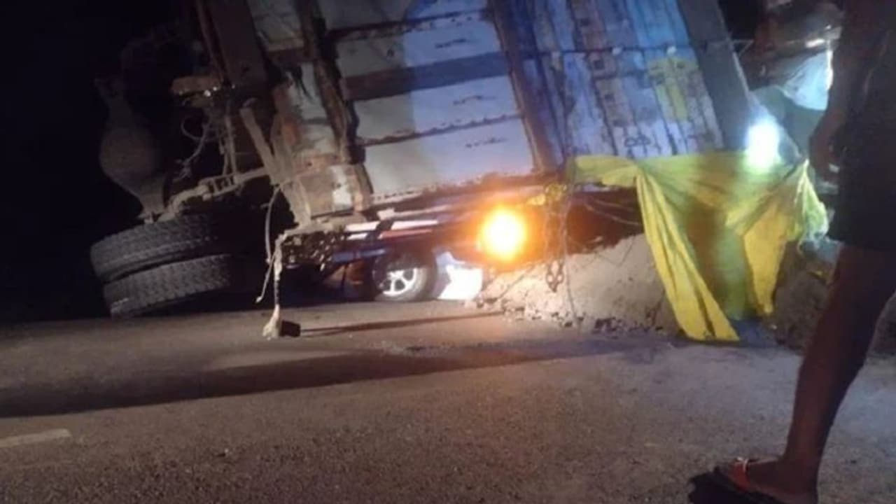 बर्थडे मनाने गए लोगों का मौत कर रही थी रास्ते पर इंतजार, चंद पलों में हुई 5 की मौत