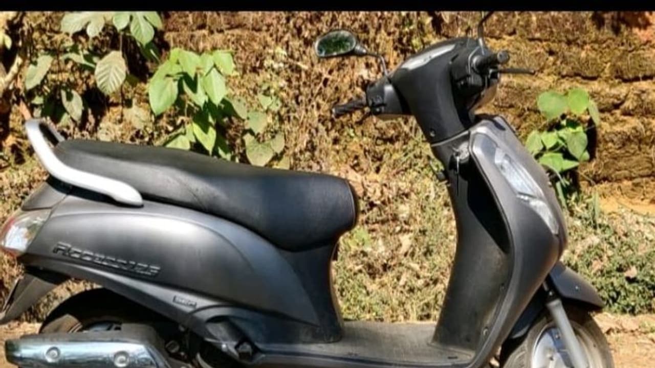 പിഴയുടെ എസ്എംഎസ് ലഭിച്ചത് ഒറിജിനൽ ഉടമക്ക്: മോഷ്ടിച്ച സ്കൂട്ടർ കയ്യോടെ പൊക്കി ആർടിഒ പിഴയുടെ എസ്എംഎസ് ലഭിച്ചത് ഒറിജിനൽ ഉടമക്ക്: മോഷ്ടിച്ച സ്കൂട്ടർ കയ്യോടെ പൊക്കി ആർടിഒ