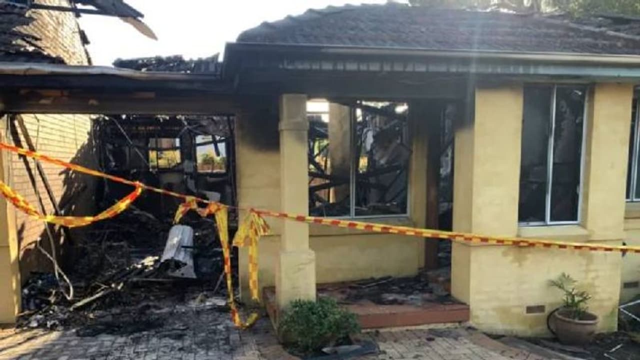 കളിപ്പാട്ടക്കാറിൽ നിന്നും തീപ്പൊരി, വീട്ടിൽ വൻ തീപ്പിടിത്തം!