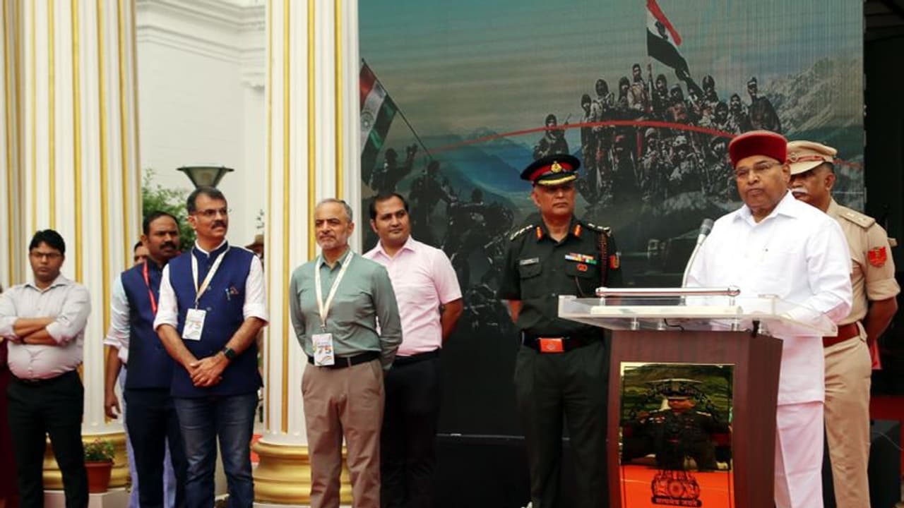 India@75: कर्नाटक में आजादी का अमृत महोत्सव यात्रा, एशियानेट न्यूज बना सहभागी, राज्यपाल ने किया फ्लैग ऑफ India@75: कर्नाटक में आजादी का अमृत महोत्सव यात्रा, एशियानेट न्यूज बना सहभागी, राज्यपाल ने किया फ्लैग ऑफ