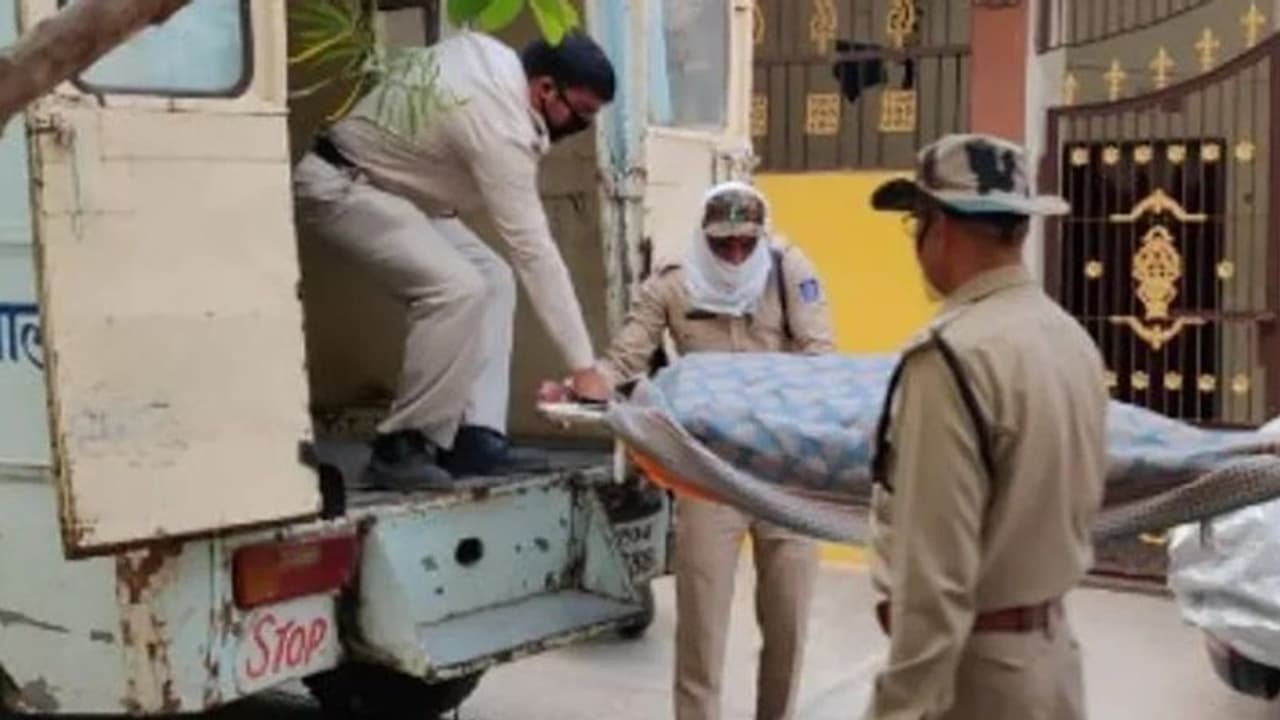  जयपुर में पत्नी देखती रह गई और तीसरी मंजिल से कूद गया पति, जब तक वो नीचे आई खून से सन गई लाश