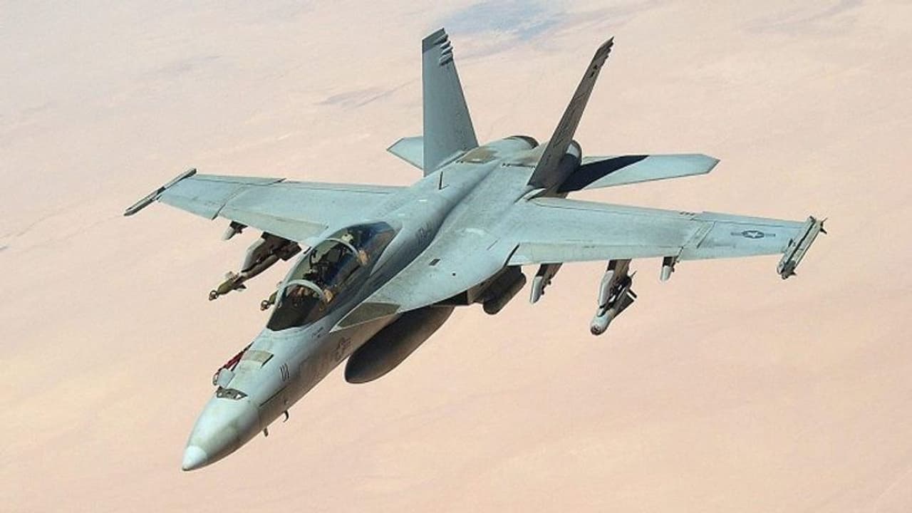 इंडियन नेवी में शामिल होने को F/A 18 ने दिखाया दम, नए एयरक्राफ्ट कैरियर के लिए है लड़ाकू विमान की तलाश