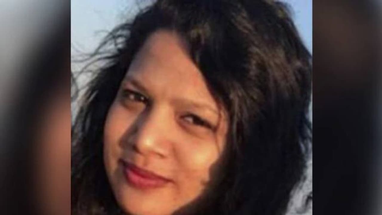 4 ವರ್ಷದಿಂದ ಅಮೆರಿಕದಲ್ಲಿ ನಾಪತ್ತೆಯಾದ ಭಾರತೀಯ ವಿದ್ಯಾರ್ಥಿನಿ: ಹುಡುಕಿಕೊಟ್ಟವ್ರಿಗೆ ಭಾರಿ ಬಹುಮಾನ ಘೋಷಿಸಿದ ಎಫ್ಬಿಐ 4 ವರ್ಷದಿಂದ ಅಮೆರಿಕದಲ್ಲಿ ನಾಪತ್ತೆಯಾದ ಭಾರತೀಯ ವಿದ್ಯಾರ್ಥಿನಿ: ಹುಡುಕಿಕೊಟ್ಟವ್ರಿಗೆ ಭಾರಿ ಬಹುಮಾನ ಘೋಷಿಸಿದ ಎಫ್ಬಿಐ