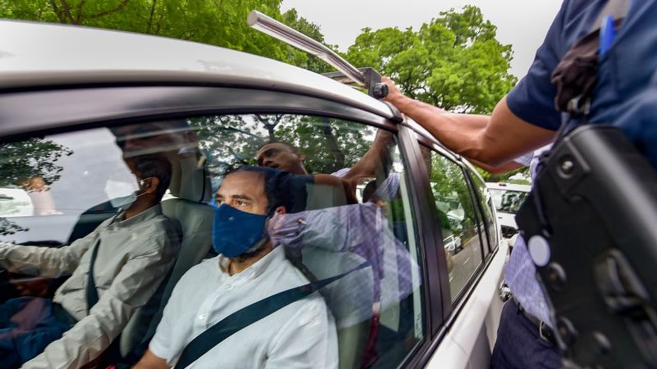 ED ಕಚೇರಿಯಿಂದ ಹೊರಬಂದ ಸೋನಿಯಾ ಗಾಂಧಿ, 25ಕ್ಕೆ ಮತ್ತೊಮ್ಮೆ ವಿಚಾರಣೆ! ED ಕಚೇರಿಯಿಂದ ಹೊರಬಂದ ಸೋನಿಯಾ ಗಾಂಧಿ, 25ಕ್ಕೆ ಮತ್ತೊಮ್ಮೆ ವಿಚಾರಣೆ!