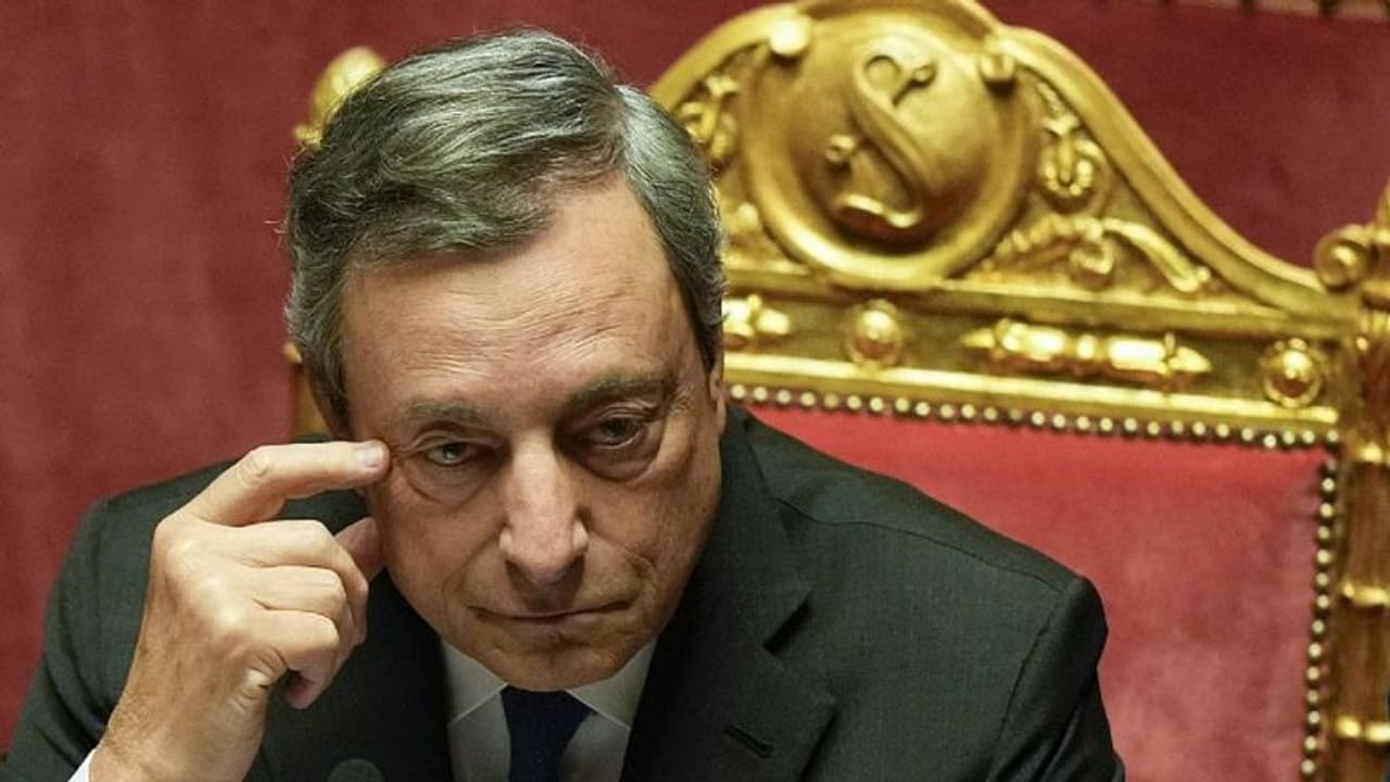 Mario Draghi resign : ఇటలీ ప్రధాని పదవికి మారియో డ్రాగీ రాజీనామా.. ఎందుకంటే ? Mario Draghi resign : ఇటలీ ప్రధాని పదవికి మారియో డ్రాగీ రాజీనామా.. ఎందుకంటే ?