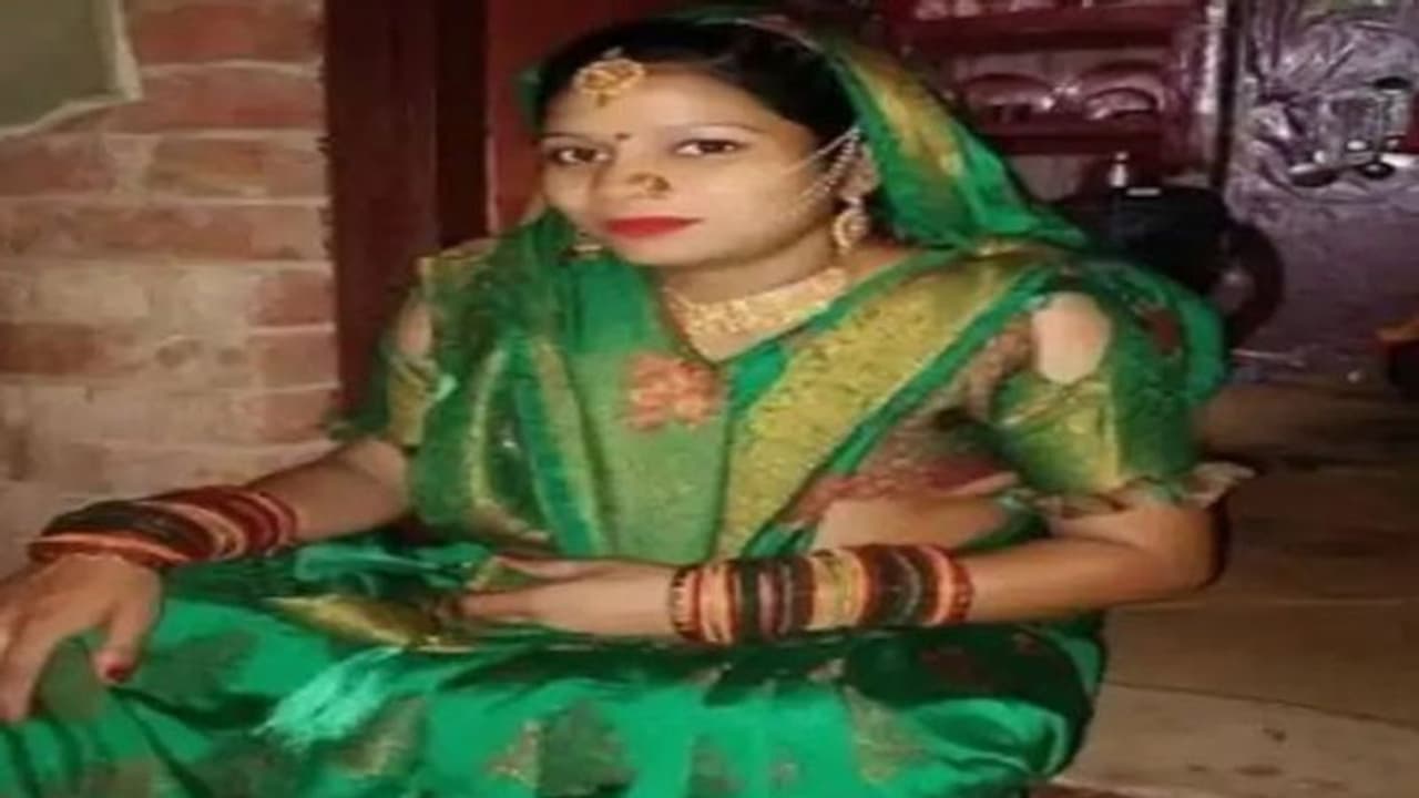 ബൈക്കിൽ നിന്ന് തെറിച്ചുവീണപ്പോൾ ട്രക്ക് കയറി ​ഗർഭിണിക്ക് ദാരുണാന്ത്യം, കുഞ്ഞ് രക്ഷപ്പെട്ടു