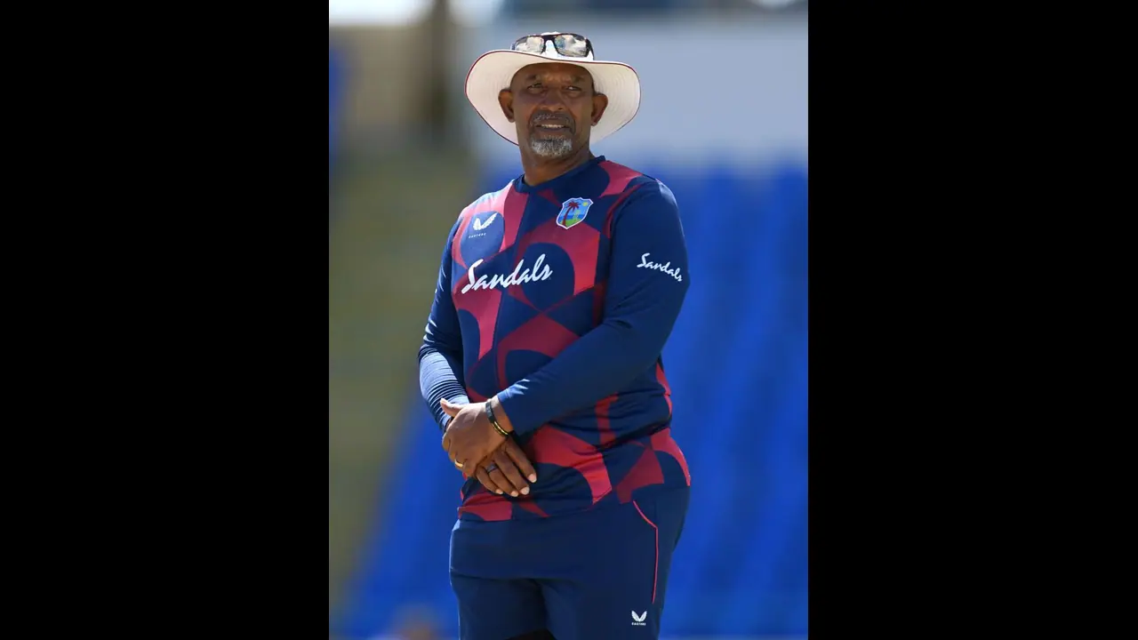 വിന്ഡീസ് ടി20 ലോകകപ്പ് സൂപ്പര് 12 കാണാതെ പുറത്ത്; പിന്നാലെ രാജി പ്രഖ്യാപനം നടത്തി പരിശീലകന് ഫില് സിമണ്സ് വിന്ഡീസ് ടി20 ലോകകപ്പ് സൂപ്പര് 12 കാണാതെ പുറത്ത്; പിന്നാലെ രാജി പ്രഖ്യാപനം നടത്തി പരിശീലകന് ഫില് സിമണ്സ്