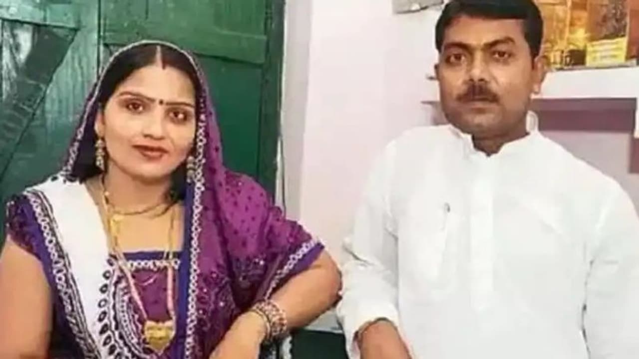 बिहार की सांसद कविता सिंह और पति को जान से मारने की धमकी, कॉल कर कहा कमलेश तिवारी जैसा हश्र करेंगे बिहार की सांसद कविता सिंह और पति को जान से मारने की धमकी, कॉल कर कहा कमलेश तिवारी जैसा हश्र करेंगे