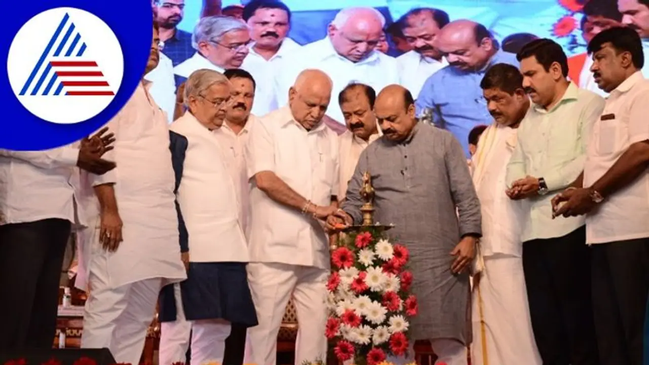 ಕೆಆರ್ ಪೇಟೆಯಲ್ಲಿ 1700 ಕೋಟಿ ವೆಚ್ಚದ ಕಾಮಗಾರಿ : ಅಭಿವೃದ್ಧಿ ಹೆಸರಲ್ಲಿ ನಾರಾಯಣಗೌಡ ಶಕ್ತಿ ಪ್ರದರ್ಶನ ಕೆಆರ್ ಪೇಟೆಯಲ್ಲಿ 1700 ಕೋಟಿ ವೆಚ್ಚದ ಕಾಮಗಾರಿ : ಅಭಿವೃದ್ಧಿ ಹೆಸರಲ್ಲಿ ನಾರಾಯಣಗೌಡ ಶಕ್ತಿ ಪ್ರದರ್ಶನ