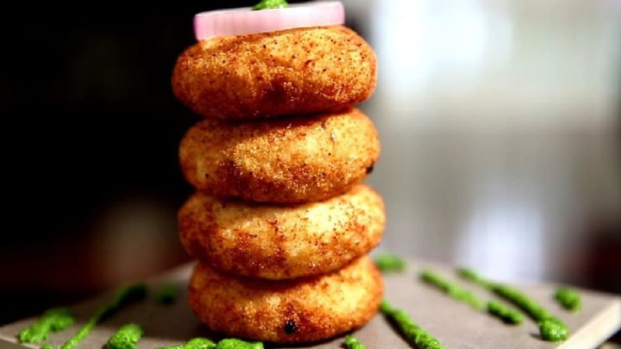 Leftover Rice : ചോറ് ബാക്കിയായാല്‍ ഇനി കളയേണ്ട; രുചികരമായ ഈ സ്നാക്ക് തയ്യാറാക്കാം