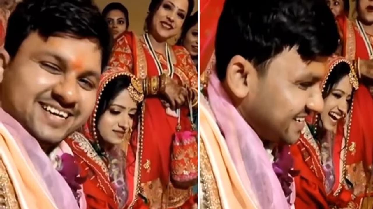 दूल्हे ने सालियों को देख बोली ऐसी बात, उनकी जली...दुल्हन की छूटी हंसी, देखें Video दूल्हे ने सालियों को देख बोली ऐसी बात, उनकी जली...दुल्हन की छूटी हंसी, देखें Video