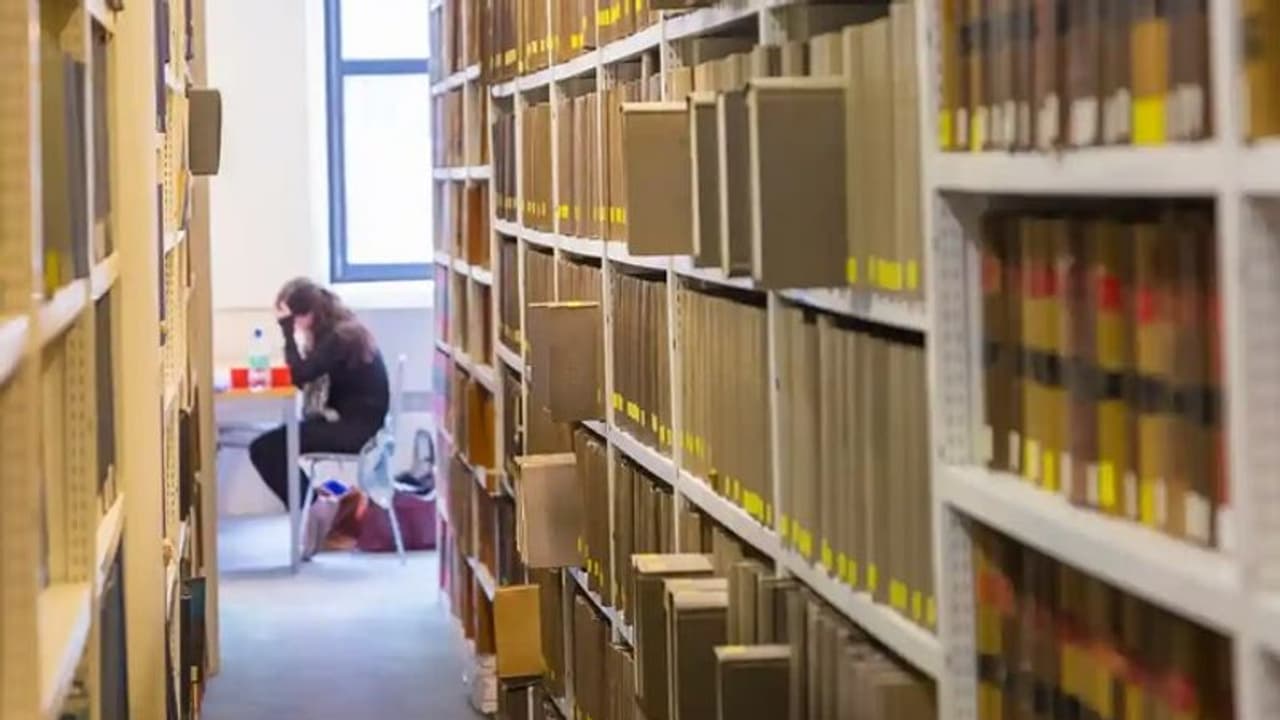 ब्रिटेन में छात्रों पर भारी पड़ रही महंगाई की मार, किराया के लिए नहीं बच रहे पैसे, सड़क पर सोने को हुए मजबूर ब्रिटेन में छात्रों पर भारी पड़ रही महंगाई की मार, किराया के लिए नहीं बच रहे पैसे, सड़क पर सोने को हुए मजबूर