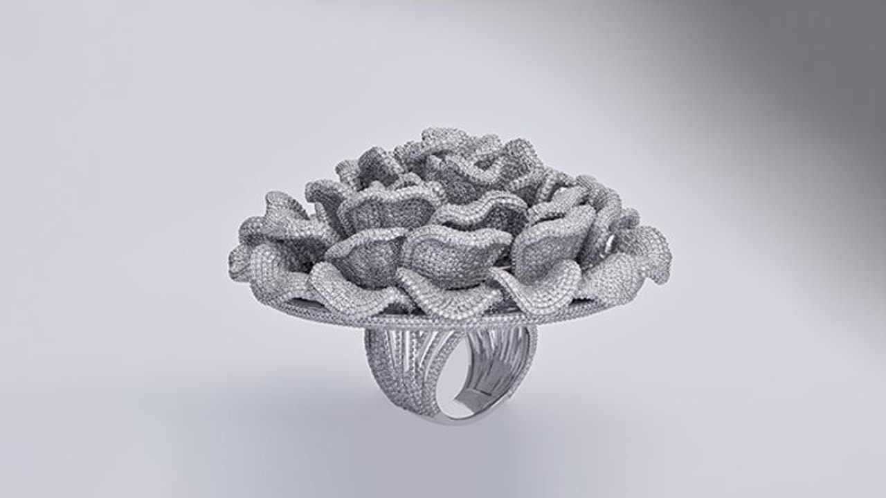 ഏറ്റവും അധികം വജ്രക്കല്ലുകൾ പതിപ്പിച്ച മോതിരം; മലപ്പുറം സ്വാ ഡയമണ്ട്സിന് ​ഗിന്നസ് റെക്കോർഡ്