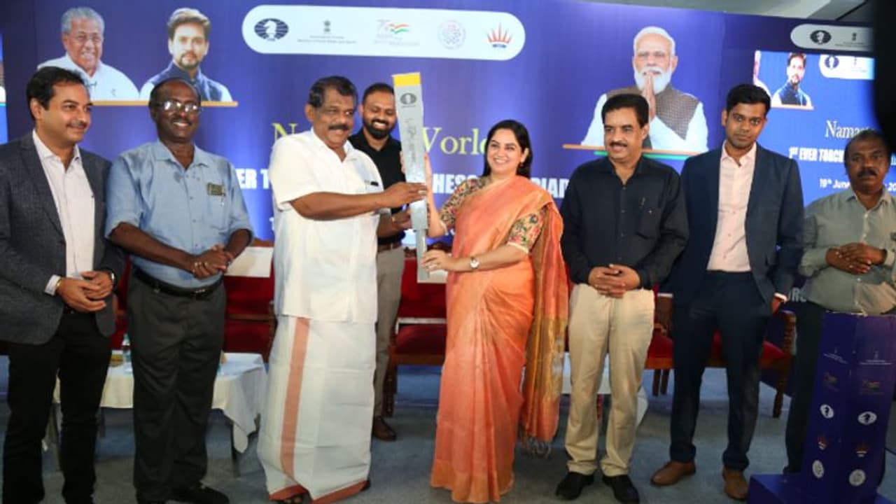 Chess Olympiad 2022 : ചെസ് ഒളിംപ്യാഡ് ദീപശിഖാ റാലി തിരുവനന്തപുരത്ത്; ആവേശോജ്വല സ്വീകരണം