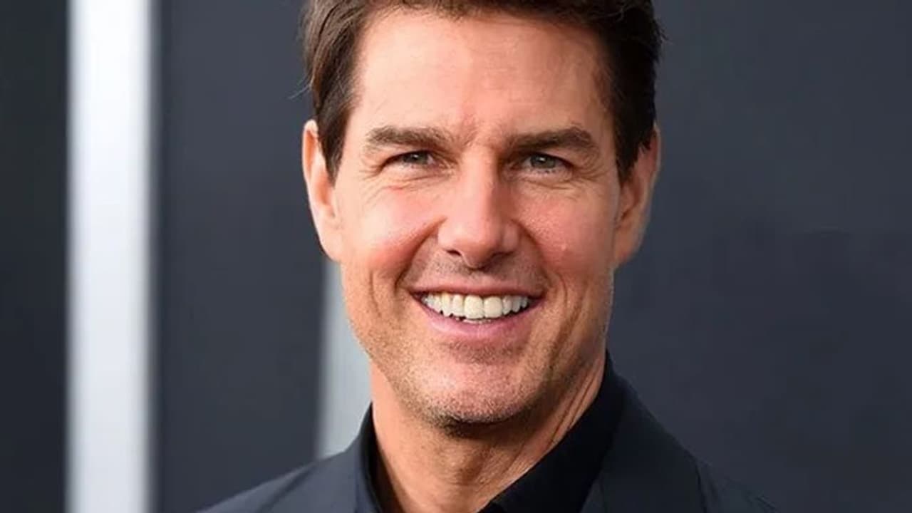 Mission Impossible star Tom Cruise SHOCKS journalist by speaking in Hindi (VIRAL VIDEO)