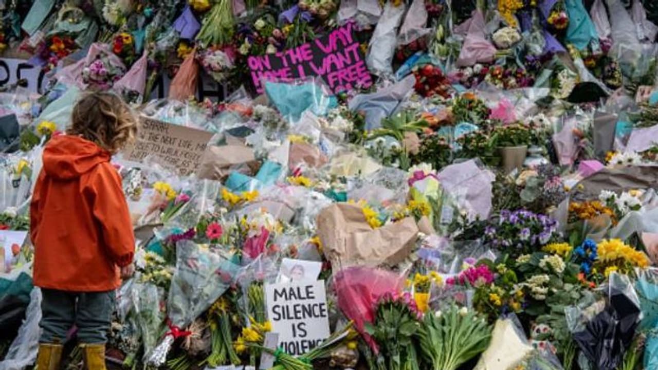 ഇംഗ്ലണ്ടിൽ സ്ത്രീകൾക്ക് നേരെയുള്ള ലൈംഗികാതിക്രമങ്ങൾ ദിനംപ്രതി കൂടുന്നു, ഒപ്പം ഗാർഹികപീഡനവും ഇംഗ്ലണ്ടിൽ സ്ത്രീകൾക്ക് നേരെയുള്ള ലൈംഗികാതിക്രമങ്ങൾ ദിനംപ്രതി കൂടുന്നു, ഒപ്പം ഗാർഹികപീഡനവും