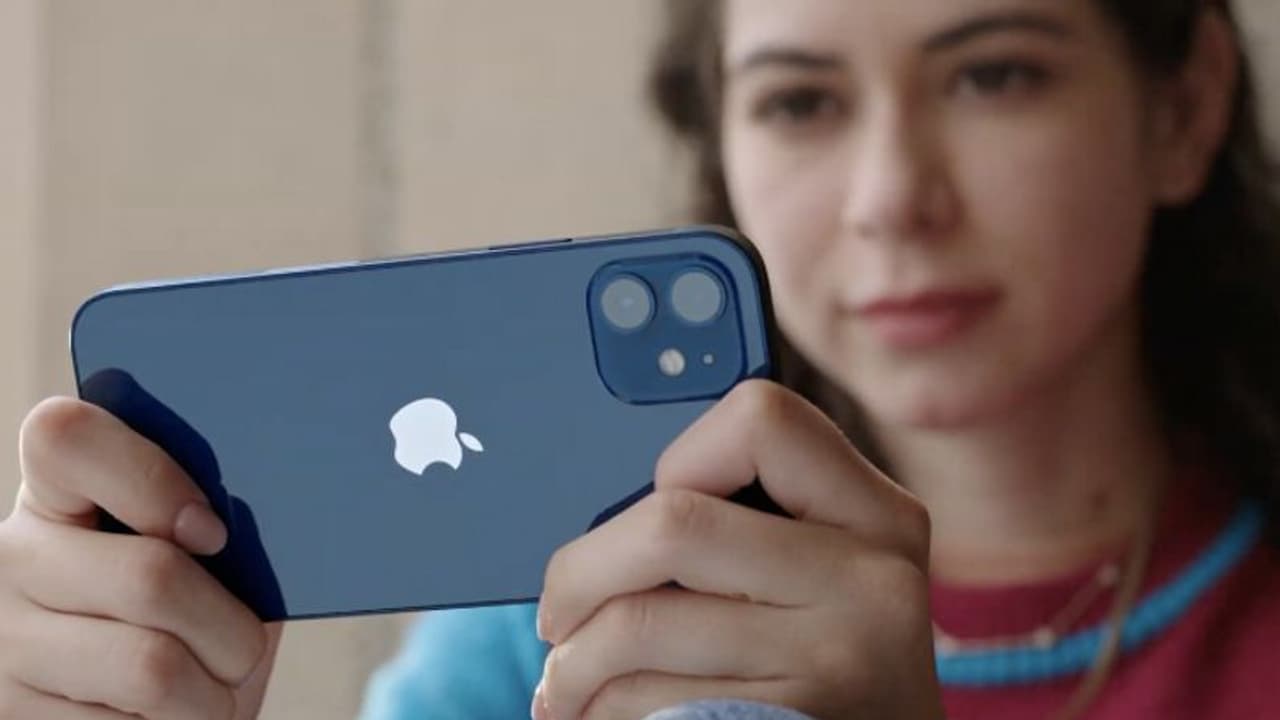 'ആപ്പിള്' ഉപകരണങ്ങള് ഉപയോഗിക്കുന്നവര്ക്ക് മുന്നറിയിപ്പുമായി ഖത്തര് സൈബര് സെക്യൂരിറ്റി ഏജന്സി 'ആപ്പിള്' ഉപകരണങ്ങള് ഉപയോഗിക്കുന്നവര്ക്ക് മുന്നറിയിപ്പുമായി ഖത്തര് സൈബര് സെക്യൂരിറ്റി ഏജന്സി