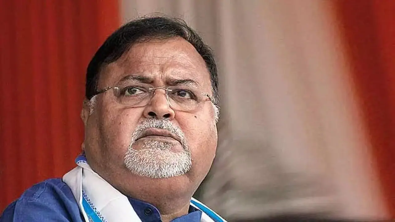 Did Bengal minister Partha Chatterjee used Arpita Mukherjee's home as 'mini bank'?
