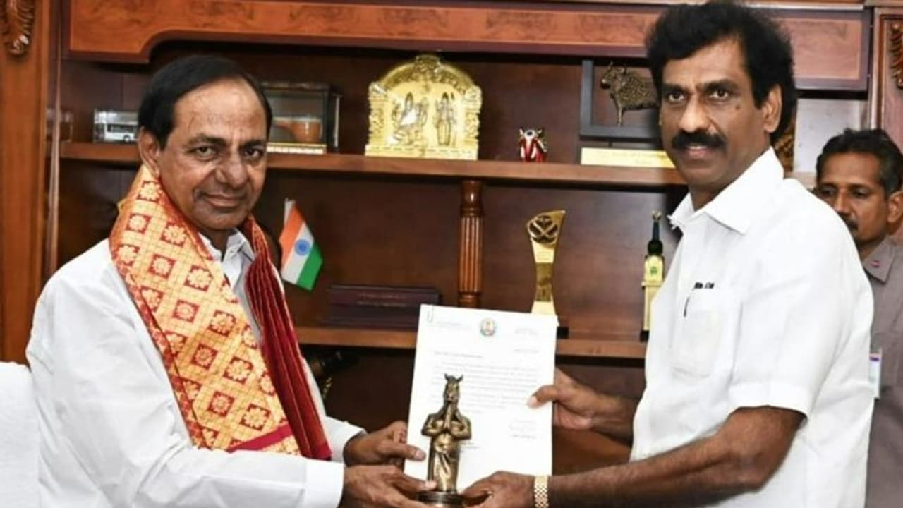 Chess Olympiad 2022: एमके स्टालिन ने तेलंगाना के सीएम केसीआर को किया आमंत्रित, 28 जुलाई से चेस ओलंपियाड Chess Olympiad 2022: एमके स्टालिन ने तेलंगाना के सीएम केसीआर को किया आमंत्रित, 28 जुलाई से चेस ओलंपियाड