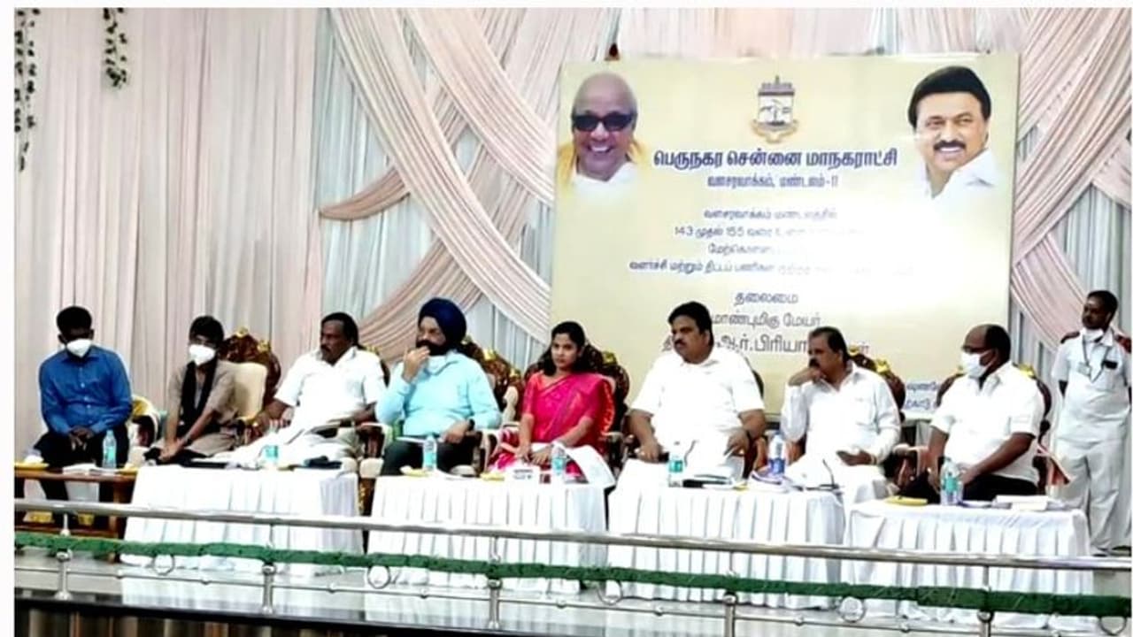 அட கடவுளே.. மேயர் கூட்டத்தில் ”விக்ரம்” படம் பார்த்த அரசு அதிகாரிகள்.. வைரலாகும் புகைப்படம்