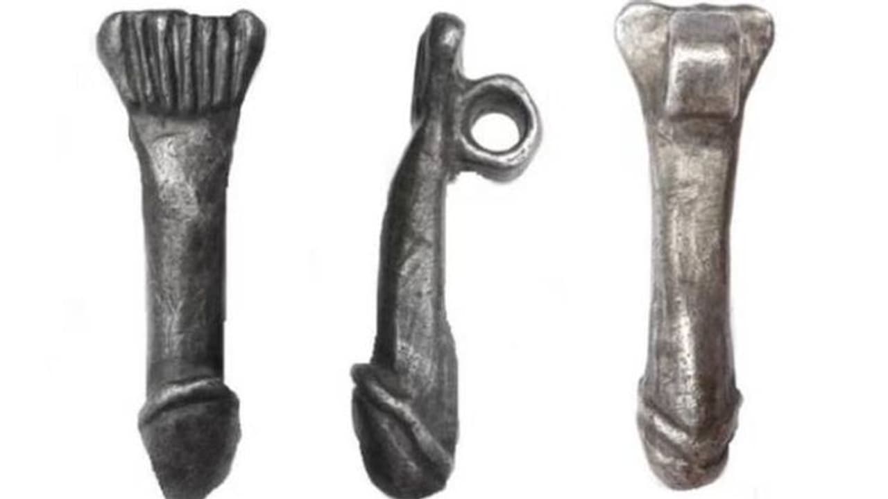 ഏകദേശം 2000 വർഷം പഴക്കം, ലിം​ഗത്തിന്റെ ആകൃതി, ലോക്കറ്റ് കണ്ടെത്തി