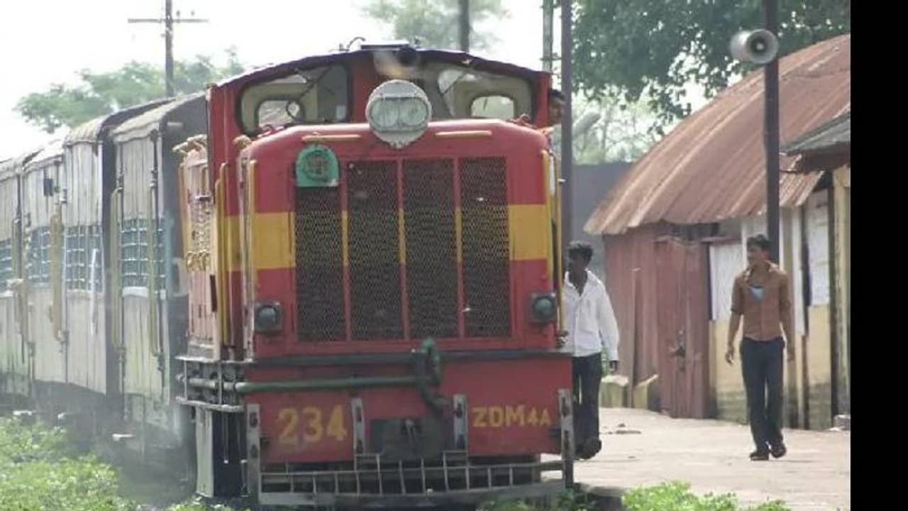 രാജ്യത്ത് വർഷങ്ങളായി ഈ ട്രെയിനിൽ യാത്ര സൗജന്യമാണ്!