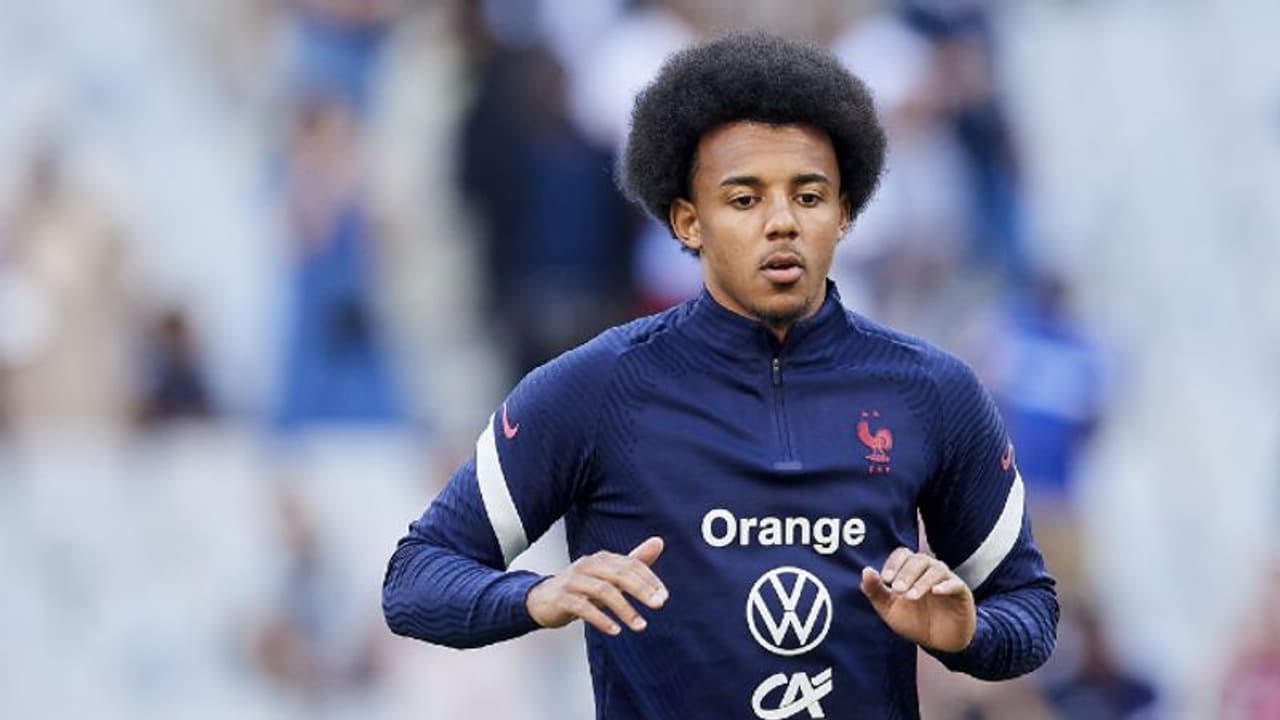 ചെല്സിയുടെ ഓഫര് നിരസിച്ചു; ഫ്രഞ്ച് താരം യൂള്സ് കൂന്റേ അവസാന നിമിഷം ബാഴ്സലോണയില് ചെല്സിയുടെ ഓഫര് നിരസിച്ചു; ഫ്രഞ്ച് താരം യൂള്സ് കൂന്റേ അവസാന നിമിഷം ബാഴ്സലോണയില്