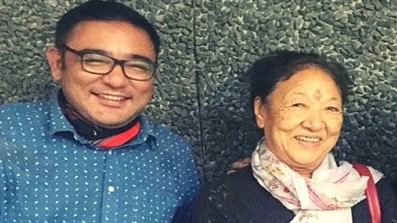 Kargil Vijay Diwas: वो जांबाज महिला, जिसने कारगिल युद्ध के दौरान अकेले संभाला था ऑल इंडिया रेडियो का स्टेशन Kargil Vijay Diwas: वो जांबाज महिला, जिसने कारगिल युद्ध के दौरान अकेले संभाला था ऑल इंडिया रेडियो का स्टेशन