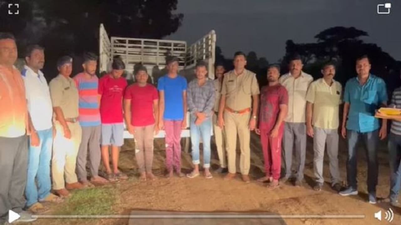 Bengaluru Crime ಪುಪ್ಪ ಸಿನಿಮಾ ಸ್ಟೈಲ್ನಲ್ಲಿ ಡ್ರಗ್ಸ್ ಸಾಗಿಸುತ್ತಿದ್ದ ಗ್ಯಾಂಗ್ ಅಂದರ್ Bengaluru Crime ಪುಪ್ಪ ಸಿನಿಮಾ ಸ್ಟೈಲ್ನಲ್ಲಿ ಡ್ರಗ್ಸ್ ಸಾಗಿಸುತ್ತಿದ್ದ ಗ್ಯಾಂಗ್ ಅಂದರ್