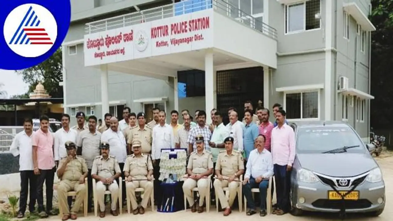 ಕೊಟ್ಟೂರು: ಉದ್ಯಮಿ ಅಪಹರಣ, 48 ಗಂಟೆಯಲ್ಲೇ ಆರೋಪಿಗಳ ಬಂಧನ ಕೊಟ್ಟೂರು: ಉದ್ಯಮಿ ಅಪಹರಣ, 48 ಗಂಟೆಯಲ್ಲೇ ಆರೋಪಿಗಳ ಬಂಧನ