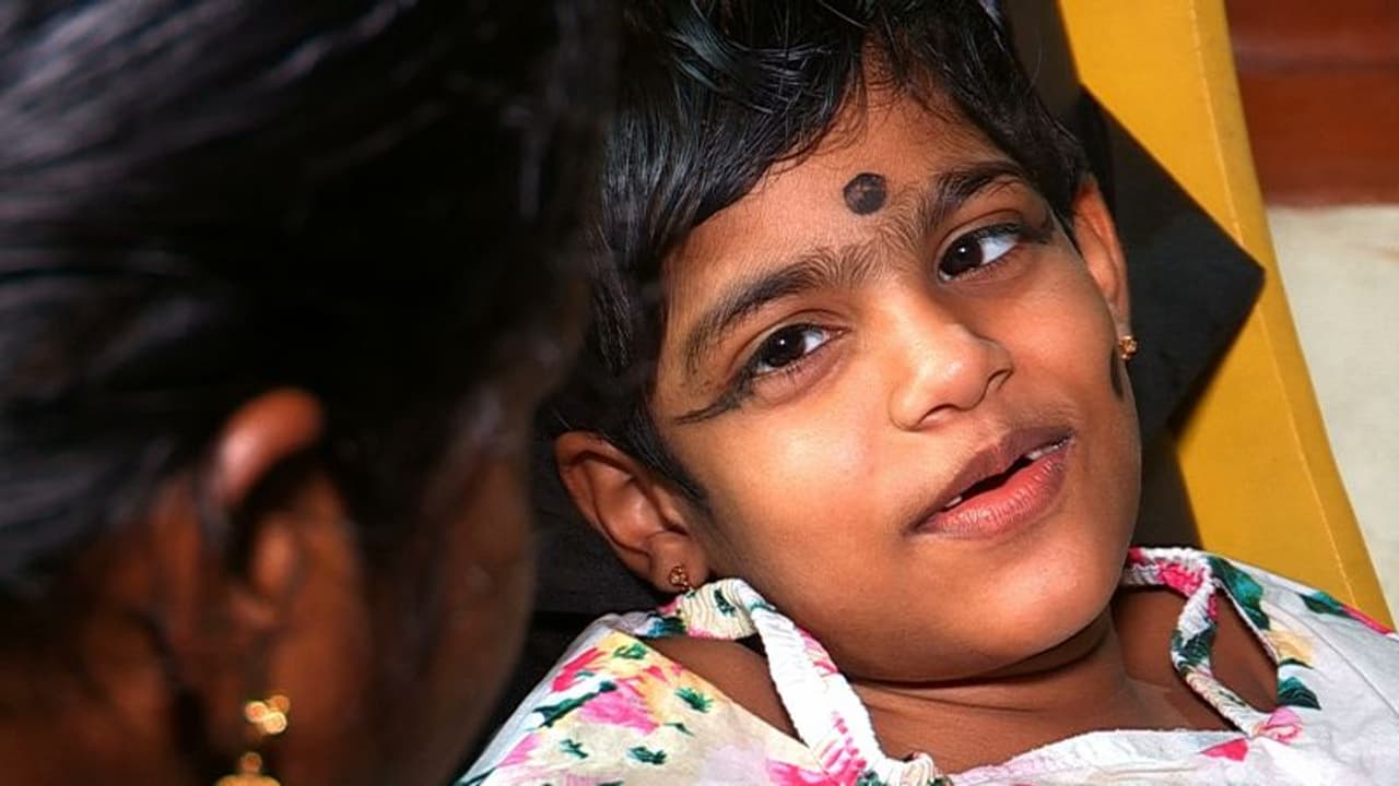 ജനിച്ച് നാലാം മാസം തലച്ചോറിൽ രക്തം കട്ടപിടിച്ചു, 9 വയസുകാരിക്കായി സഹായം തേടി കുടുംബം