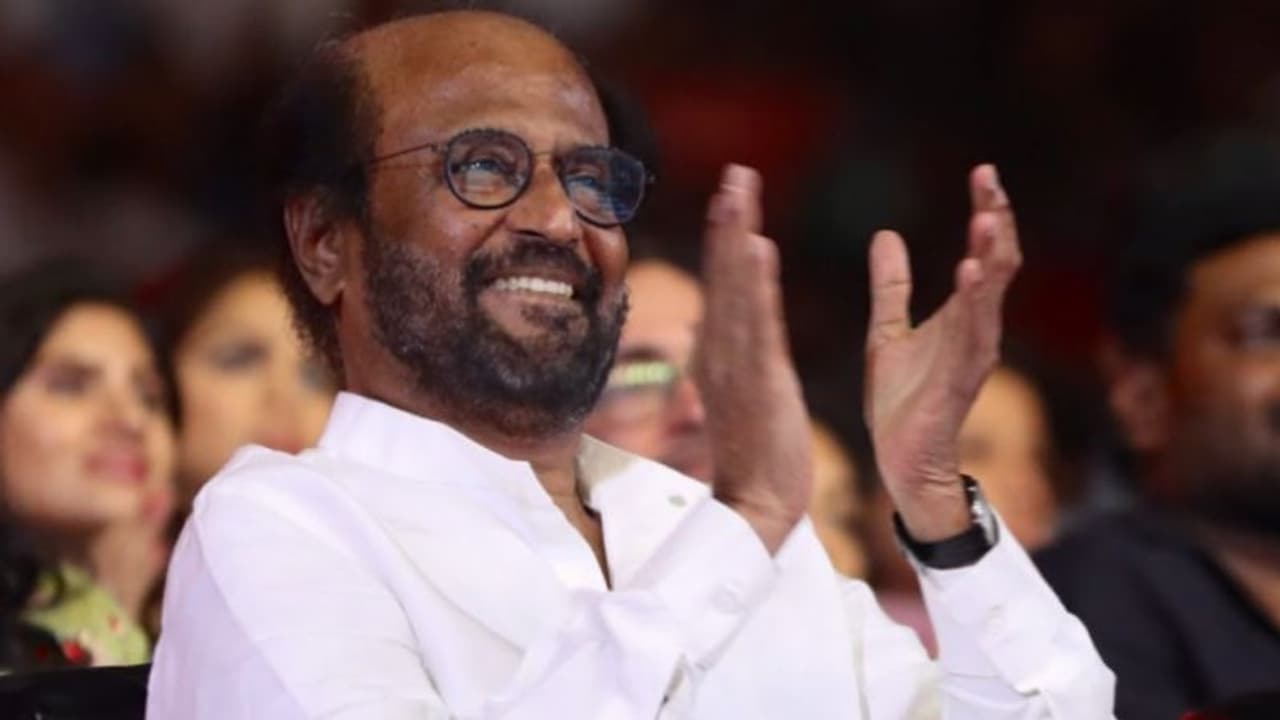 தமிழ்நாட்டில் அதிகபட்சம் வரி செலுத்தியதற்காக நடிகர் ரஜினிகாந்த்துக்கு விருது... வருமான வரித்துறை வழங்கியது தமிழ்நாட்டில் அதிகபட்சம் வரி செலுத்தியதற்காக நடிகர் ரஜினிகாந்த்துக்கு விருது... வருமான வரித்துறை வழங்கியது