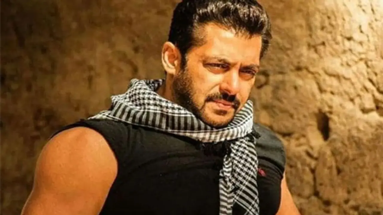 SHOCKING: Was Salman Khan chased by 20 bikers with rods in hand during Hyderabad shoot? SHOCKING: Was Salman Khan chased by 20 bikers with rods in hand during Hyderabad shoot?