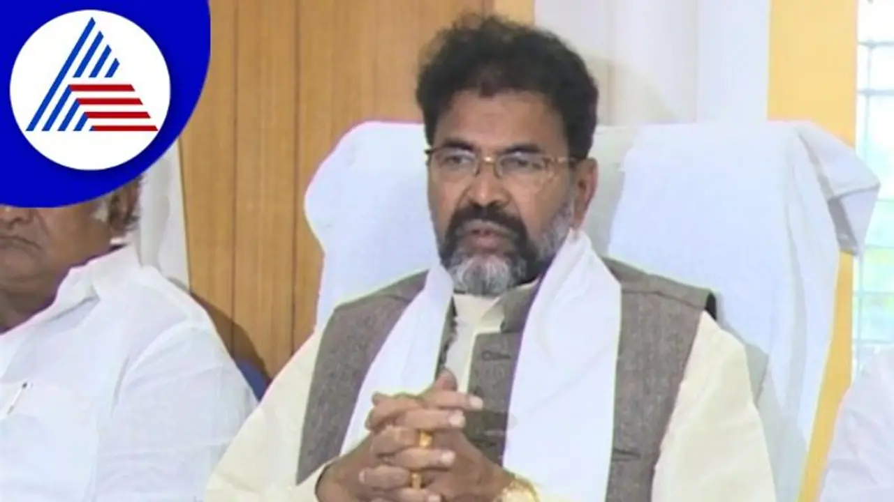 ಸಕ್ರಿಯ ರಾಜಕಾರಣದಿಂದ ಬಿಎಸ್ವೈ ದೂರವಾಗಿಲ್ಲ; ಚಲುವಾದಿ ನಾರಾಯಣಸ್ವಾಮಿ ಸಕ್ರಿಯ ರಾಜಕಾರಣದಿಂದ ಬಿಎಸ್ವೈ ದೂರವಾಗಿಲ್ಲ; ಚಲುವಾದಿ ನಾರಾಯಣಸ್ವಾಮಿ