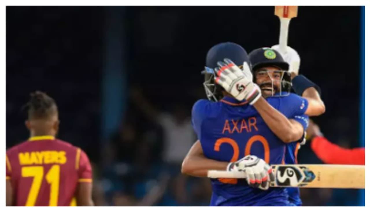 'സിക്സര് അക്സര് പട്ടേല്'; കാണാം ധോണി സ്റ്റൈലില് ഫിനിഷിംഗ് വീഡിയോ 'സിക്സര് അക്സര് പട്ടേല്'; കാണാം ധോണി സ്റ്റൈലില് ഫിനിഷിംഗ് വീഡിയോ