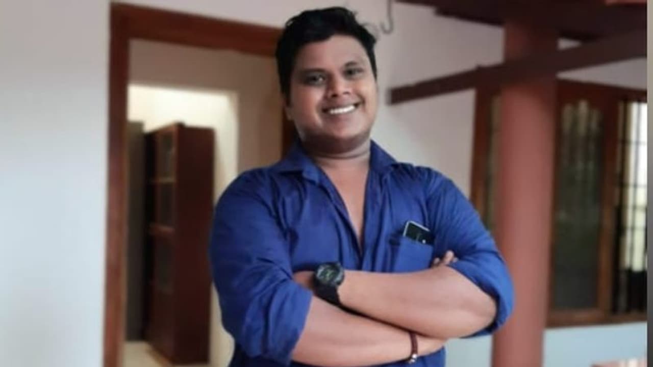 പിണറായിയിൽ ആർഎസ്എസ് പ്രവർത്തകൻ കുഴഞ്ഞ് വീണ് മരിച്ചു: സിപിഎം പ്രവർത്തകരുടെ മർദ്ദനം കാരണമെന്ന് ആരോപണം പിണറായിയിൽ ആർഎസ്എസ് പ്രവർത്തകൻ കുഴഞ്ഞ് വീണ് മരിച്ചു: സിപിഎം പ്രവർത്തകരുടെ മർദ്ദനം കാരണമെന്ന് ആരോപണം