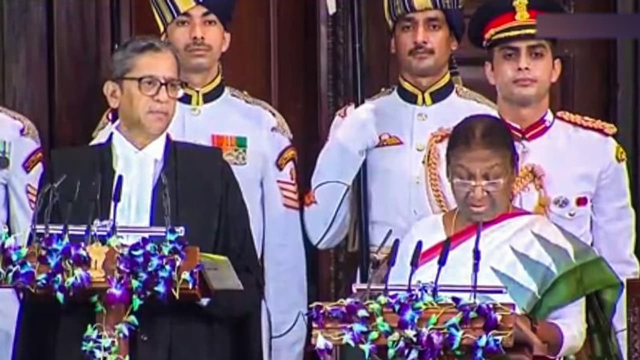 द्रोपदी मुर्मू ने ली राष्ट्रपति पद की शपथ जोहार,नमस्कार! अगले 25 वर्षों के विजन की जिम्मेदारी मिलना सौभाग्य है