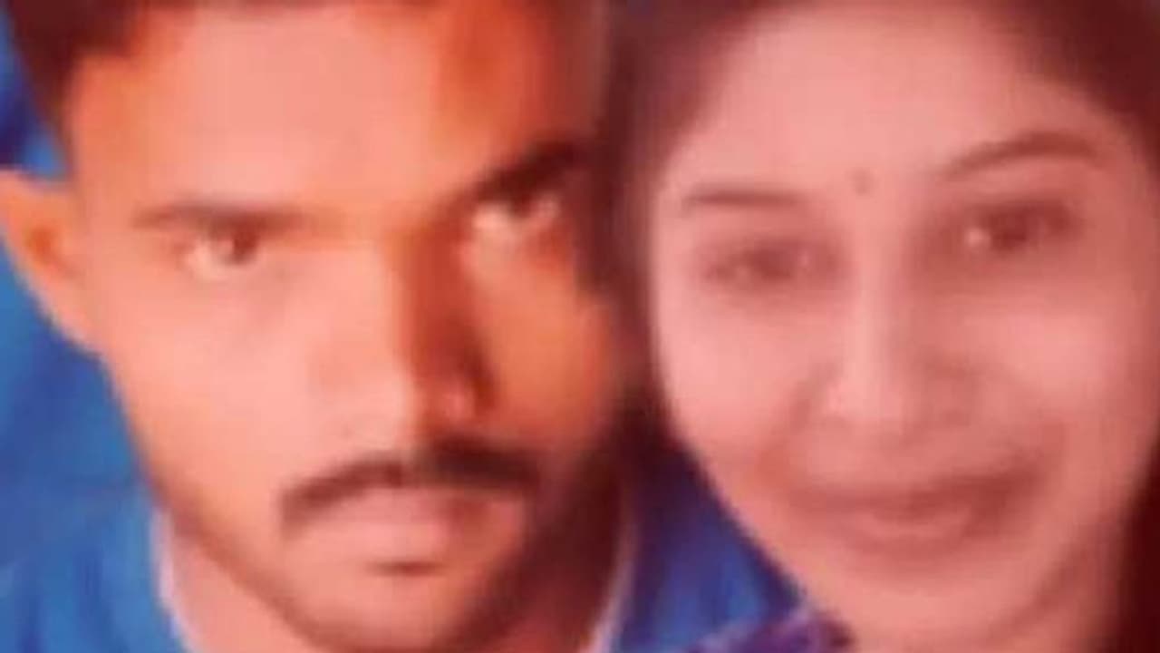 என்னை ஏமாத்திட்டு வேற ஒருத்தவல கல்யாணம் பண்ணிட்டியா.. பிளாக் மெயில் செய்த காதலியின் தலையை தனியாக எடுத்த காதலன் என்னை ஏமாத்திட்டு வேற ஒருத்தவல கல்யாணம் பண்ணிட்டியா.. பிளாக் மெயில் செய்த காதலியின் தலையை தனியாக எடுத்த காதலன்