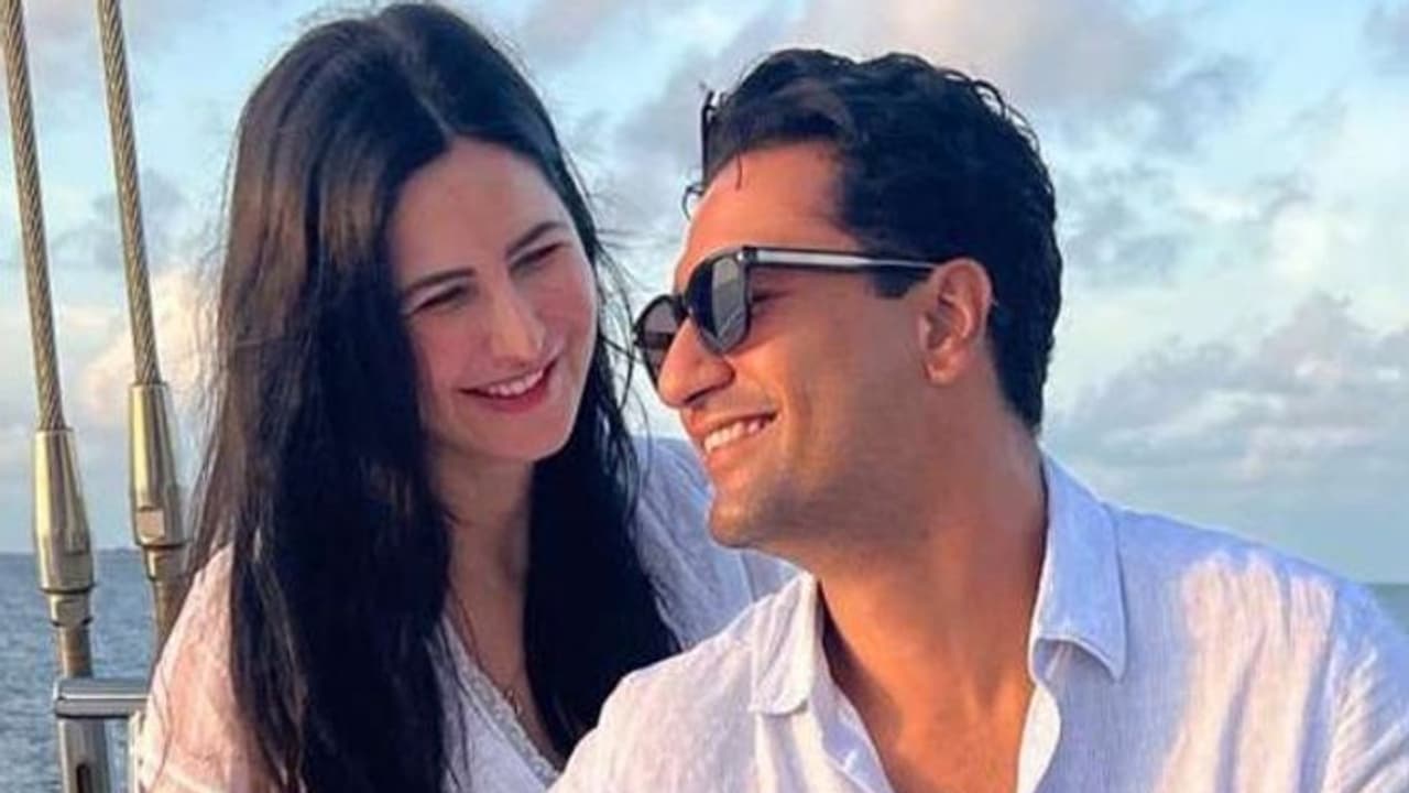 కత్రినా కైఫ్ విక్కీ కౌషల్ కు సోషల్ మీడియాలో హత్య బెదిరింపులు.. ముంబయిలో కేసు నమోదు..