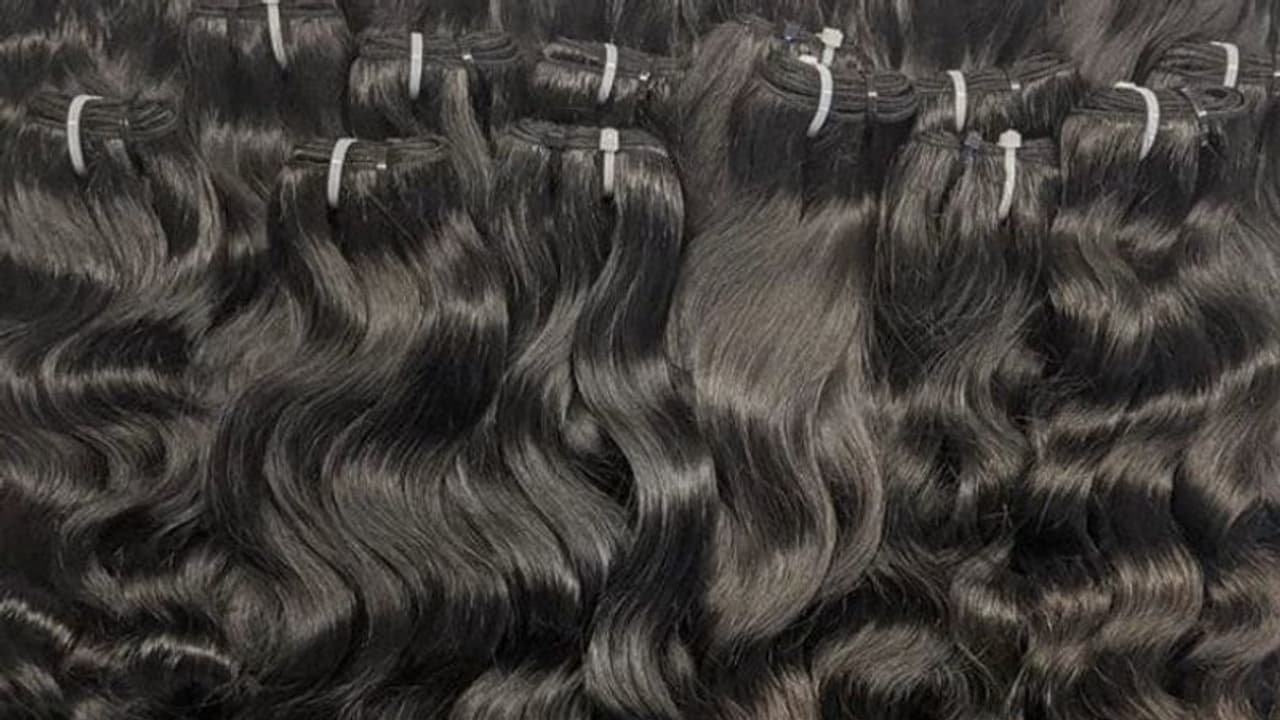 कमाल का बिजनेस आइडिया: दुनिया में बढ़ी इंडियन हेयर की डिमांड, बालों के बिजनेस से बन सकते हैं करोड़पति कमाल का बिजनेस आइडिया: दुनिया में बढ़ी इंडियन हेयर की डिमांड, बालों के बिजनेस से बन सकते हैं करोड़पति