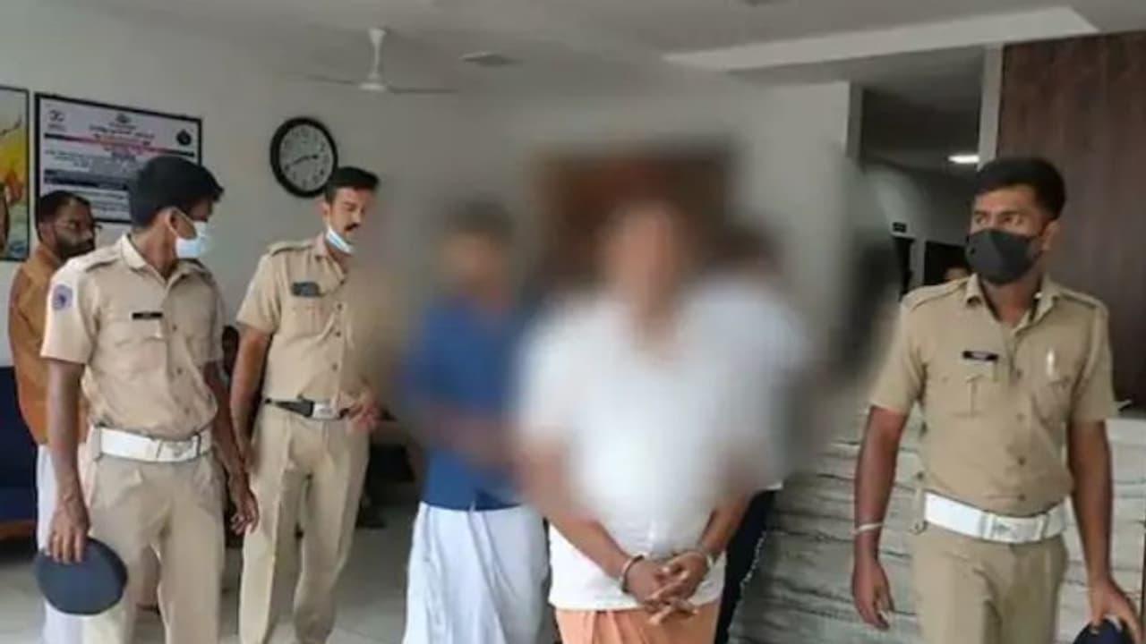 കുന്ദംകുളത്ത് യുവതിയെ പീഡിപ്പിച്ച സംഭവം: വനിതാ കമ്മിഷൻ അംഗം അഡ്വ. ഷിജി ശിവജി അതിജീവിതയെ കാണും കുന്ദംകുളത്ത് യുവതിയെ പീഡിപ്പിച്ച സംഭവം: വനിതാ കമ്മിഷൻ അംഗം അഡ്വ. ഷിജി ശിവജി അതിജീവിതയെ കാണും