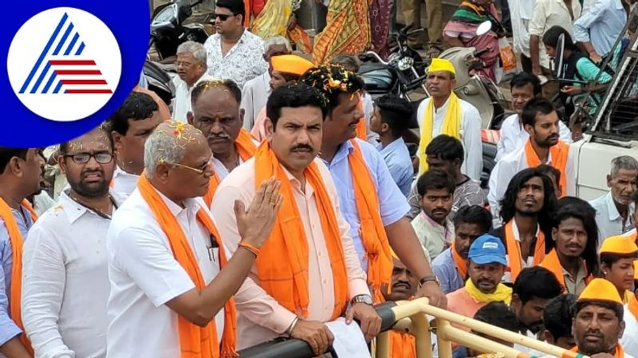 ಇಂದಿನ ರಾಜಕಾರಣದಲ್ಲಿ ಕಬಡ್ಡಿ, ಚದುರಂಗ ಎರಡೂ ಗೊತ್ತಿರಬೇಕು: ವಿಪಕ್ಷಗಳಿಗೆ ವಿಜಯೇಂದ್ರ ಟಾಂಗ್ ಇಂದಿನ ರಾಜಕಾರಣದಲ್ಲಿ ಕಬಡ್ಡಿ, ಚದುರಂಗ ಎರಡೂ ಗೊತ್ತಿರಬೇಕು: ವಿಪಕ್ಷಗಳಿಗೆ ವಿಜಯೇಂದ್ರ ಟಾಂಗ್